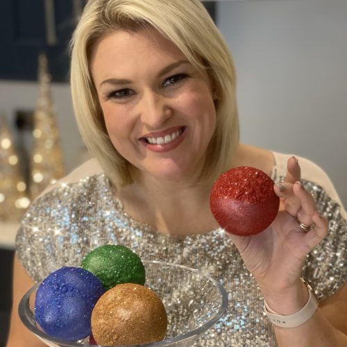 Craft sparkling glitter baubles with Sara - perfect for New Year!