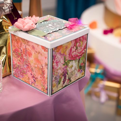 How to craft a party favour box!