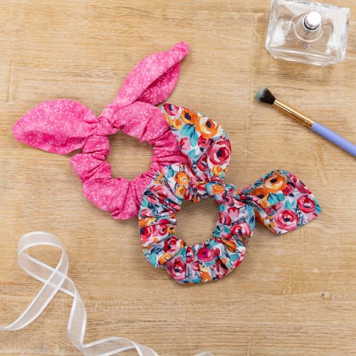 Stitch your own hair scrunchie - a step-by-step guide