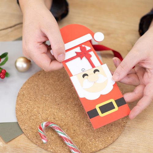 How to craft the cutest Christmas Gift Card Holders!